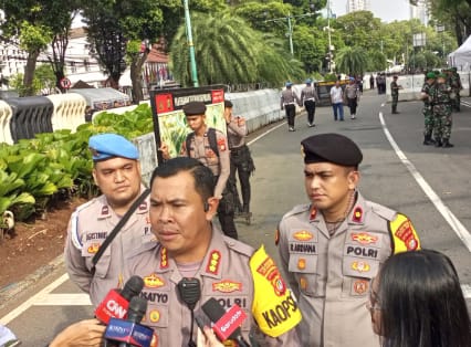 Tim Patroli Presisi Polres Metro Jakpus Amankan 5 orang Saat Hendak Tawuran Berikut 3 Celurit Panjang