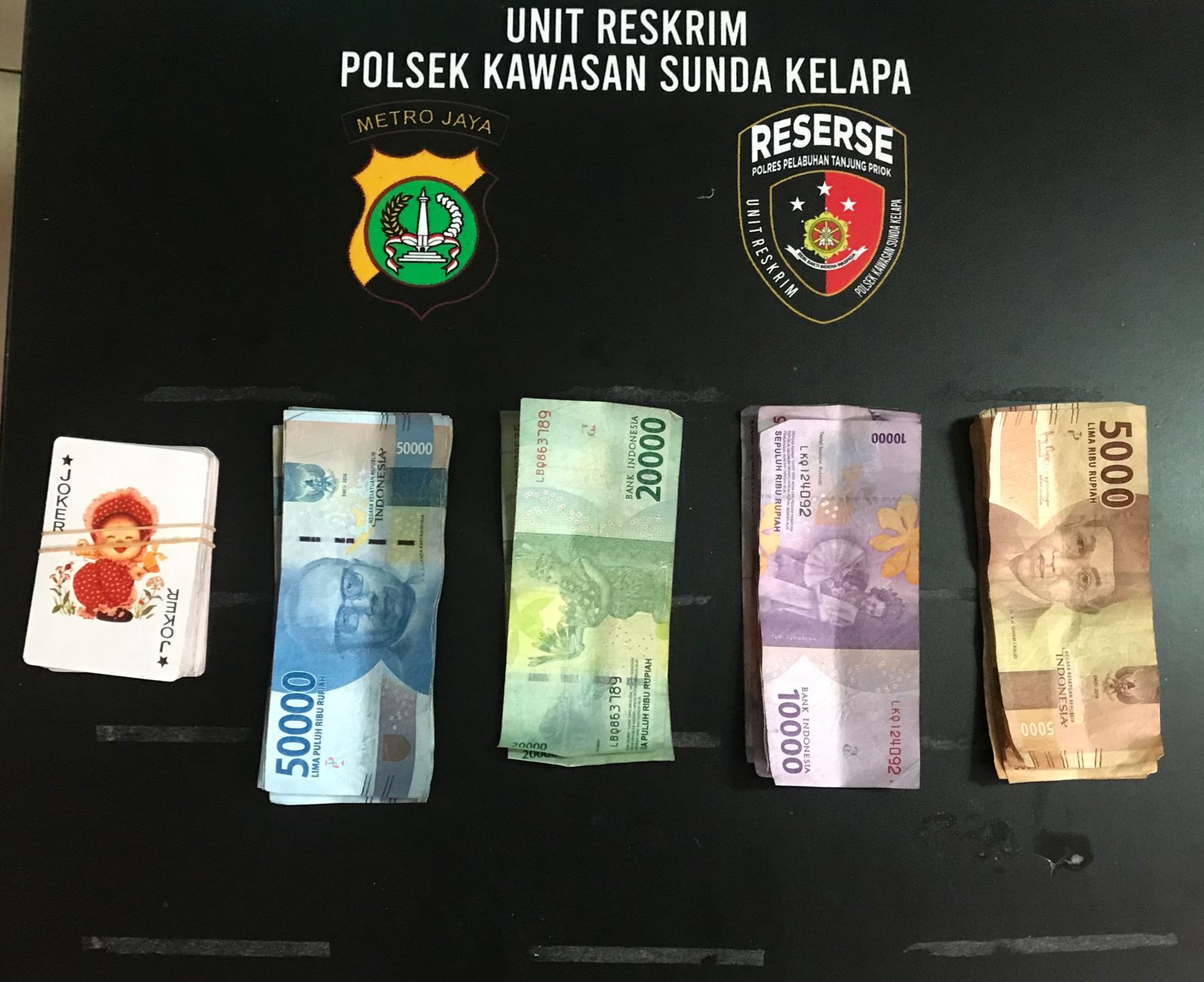 4 Nelayan Digrebek Petugas Reskrim Polsek Kawasan Sunda Kelapa Lantaran Bermain Judi Kartu Remi