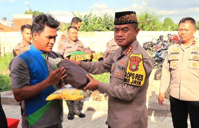 Polres Metro Bekasi Kota gelar Berkah Ramadhan Polda Metro Jaya : "Bazar Paket Sembako Murah untuk Kestabilan Pangan"