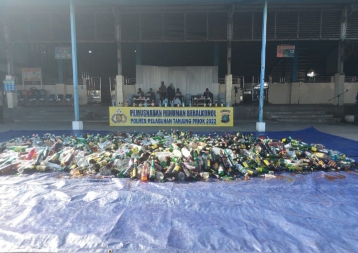 Ciptakan Suasana Kamtibmas yang Kondusif, 4502 Botol Miras Dimusnahkan Polres Pelabuhan Tanjung Priok