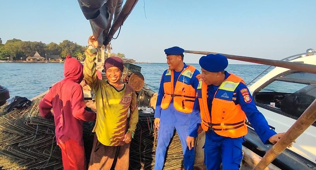 Satpolairud Polres Kepulauan Seribu Laksanakan Patroli Laut Dialogis, Himbau Nelayan Hindari Ilegal Fishing