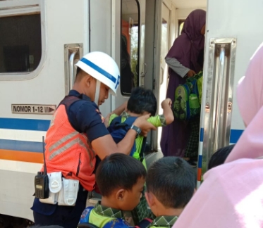 Warga Gugat Aturan Tiket Untuk Anak Ke Mahkamah Konstitusi