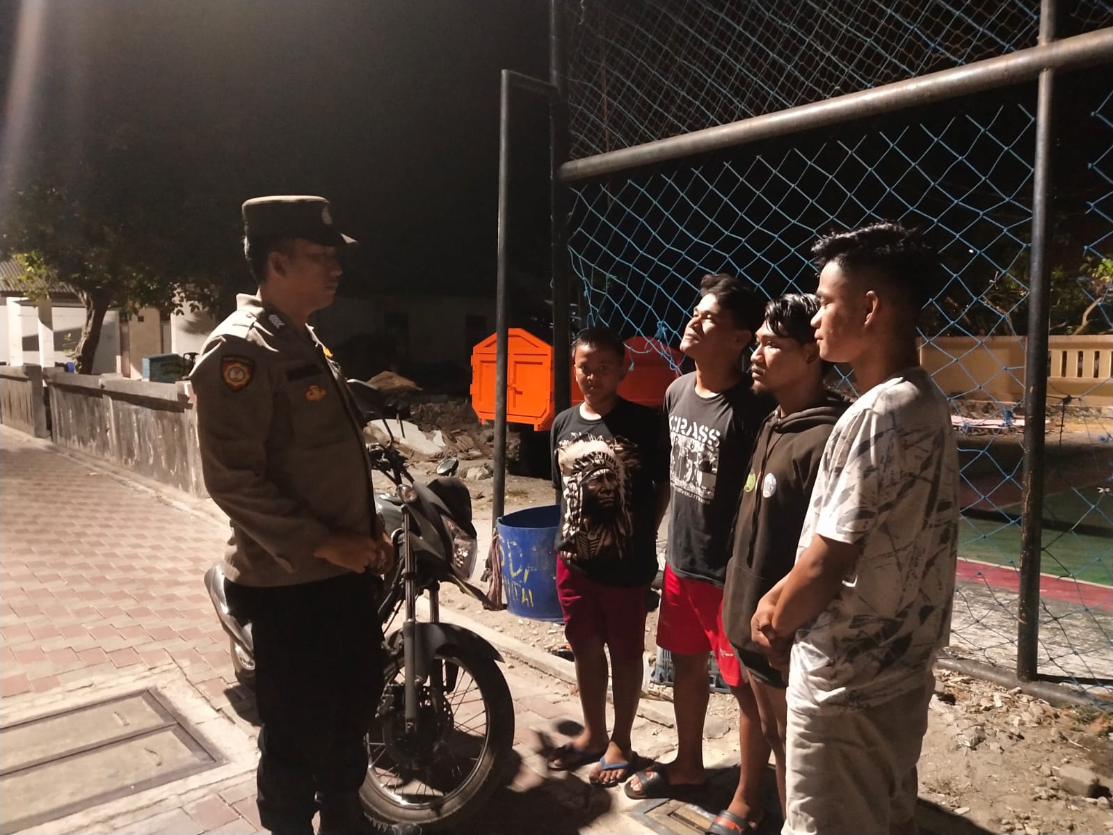 Polsek Kepulauan Seribu Utara Gelar Patroli Malam Rutin di Pulau Harapan untuk Antisipasi Kenakalan Remaja
