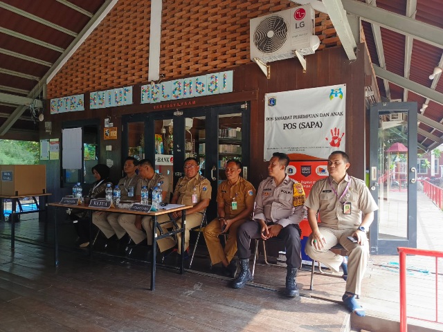 Bhabinkamtibmas Pulau Kelapa Hadiri Pemilihan Calon Bakal Dewan Kabupaten