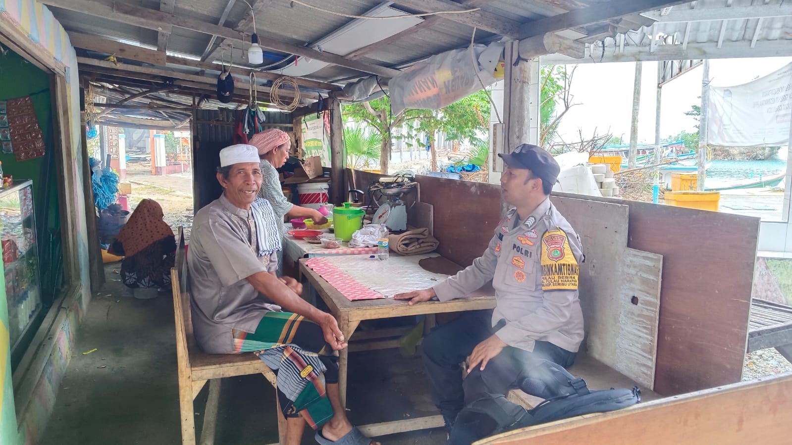 Bhabinkamtibmas Pulau Sabira Lakukan Sambang kepada Toga, Tomas, dan Toda