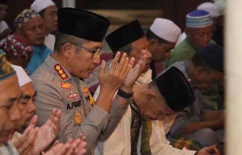 Jelang Pelantikan Presiden dan Wakil Presiden 2024, Kapolres Metro Jakarta Utara Salat Subuh Keliling