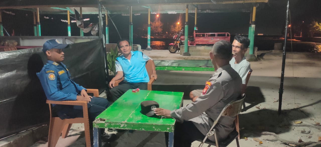Patroli Malam Polsek Kepulauan Seribu Selatan Ajak Tokoh Masyarakat Jaga Kamtibmas