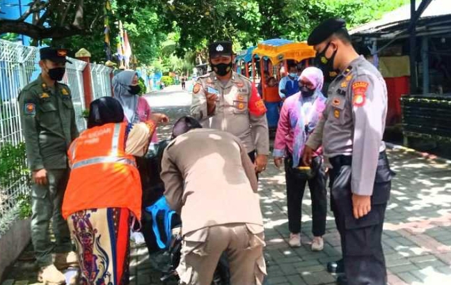 Sat Samapta Polres Kep Seribu Gelar Ops Yustisi Gabungan di Pulau Untung Jawa, Temukan 6 Pelanggar ProKes