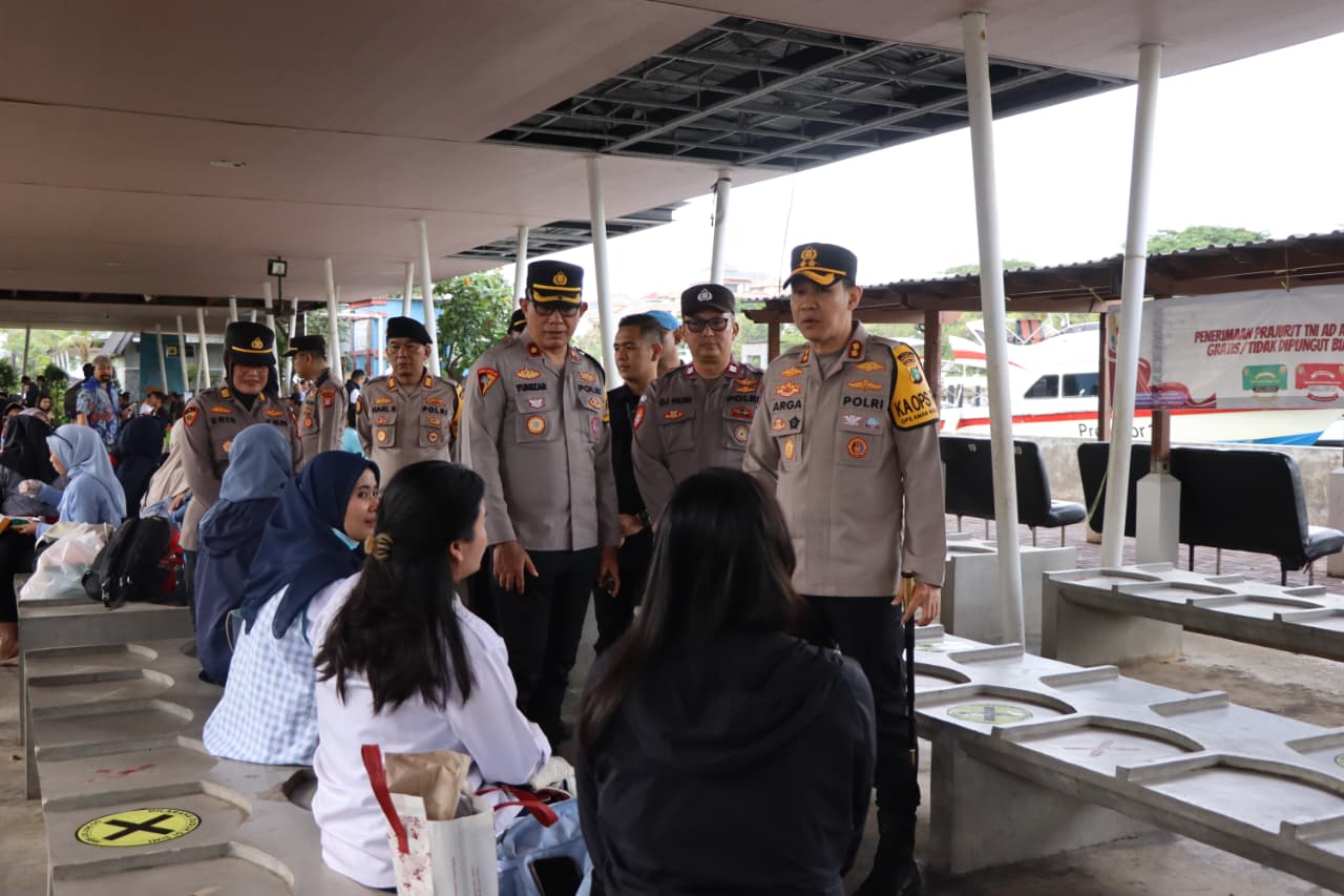 Strong Point Polres Kepulauan Seribu, Kapolres AKBP Argadija Cek Langsung Keberangkatan Kapal di Marina Ancol