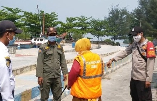 Adakan Ops Yustisi Gabungan di 2 Pulau, Polsek Kep Seribu Selatan Dapati 7 Pelanggar ProKes