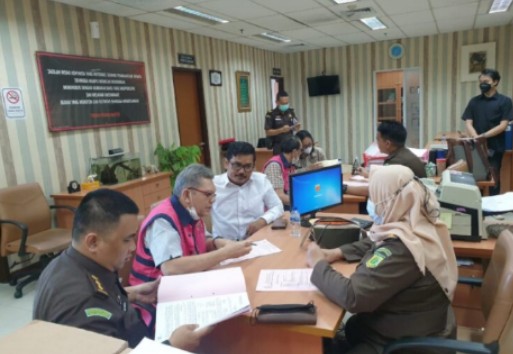 Kejati Serahkan Berkas Tahap II Kasus Korupsi Alkal Bina Marga ke Kejari Jakarta Utara