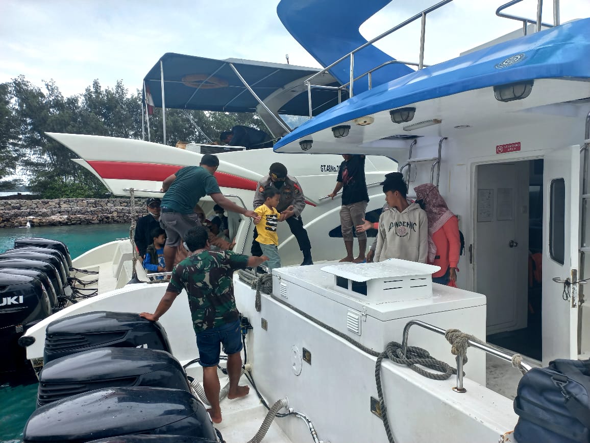 Berikan Pelayanan Prima Kepada Masyarakat, Jajaran Polsek Kepulauan Seribu Selatan Laksanakan Pam Dermaga
