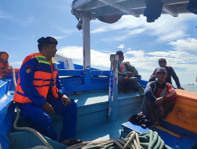 Team Patroli Satpolair Polres Kepulauan Seribu Memastikan Kamtibmas Aman di Perairan Pulau Tidung