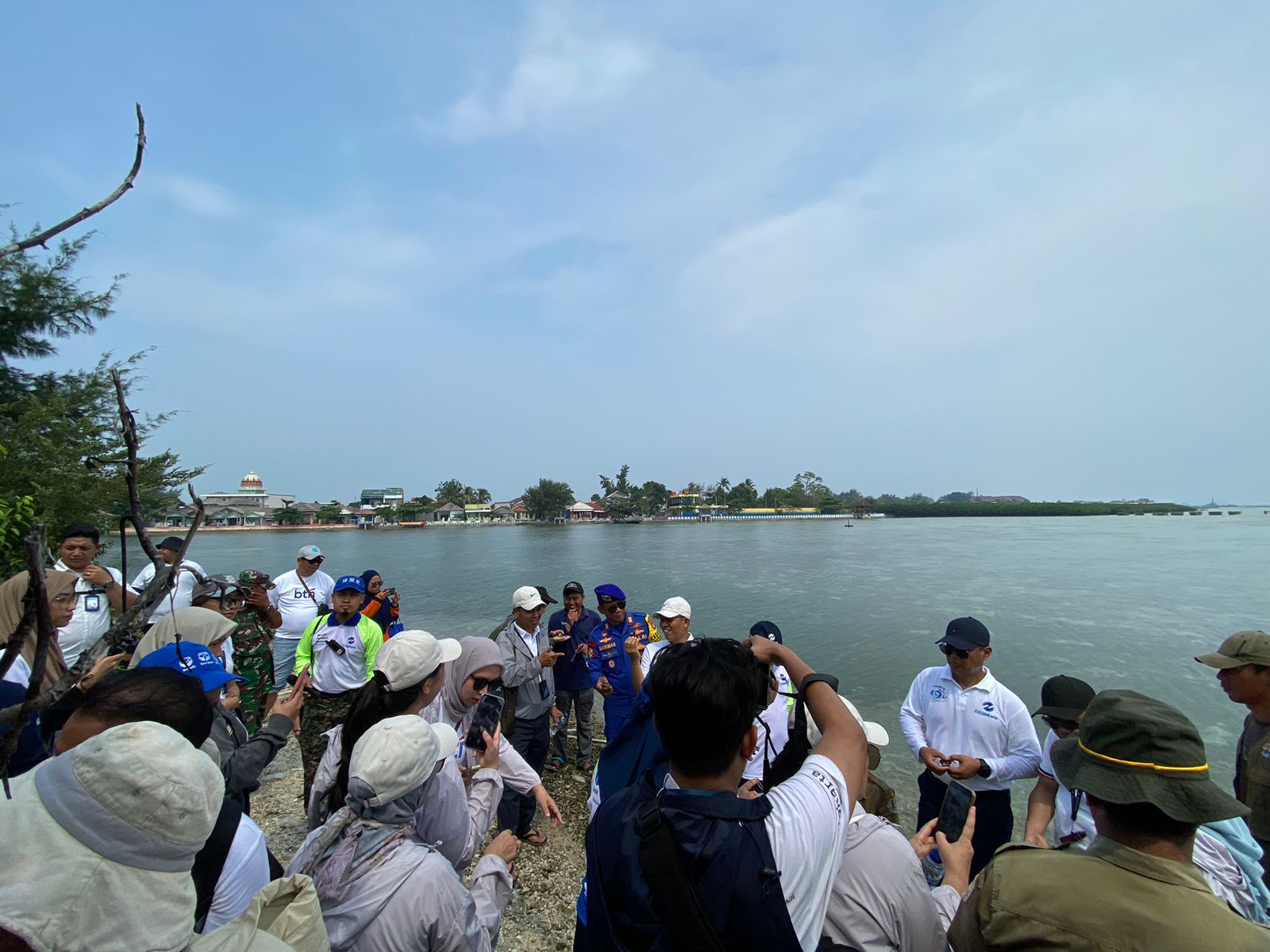 AKP Dasiman, S.H. Hadiri Kegiatan Penanaman Mangrove dan Pelepasan Tukik di Kepulauan Seribu