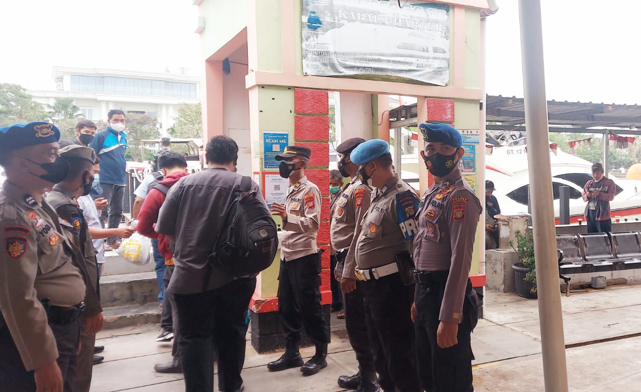 Ratusan Wisatawan ke Pulau Seribu Jalani Scan Barcode Peduli Lindungi di Dermaga Marina Ancol