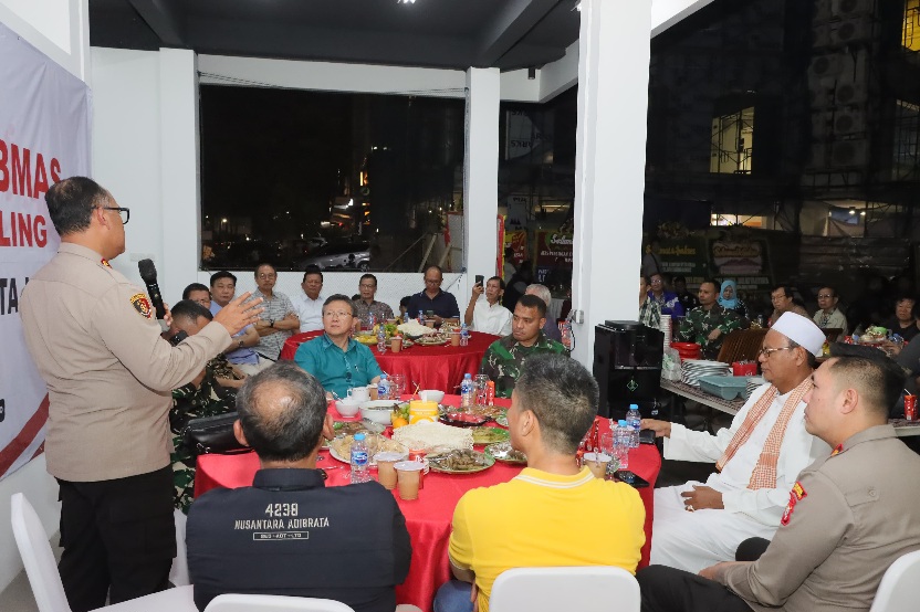 Di Kelapa Gading, Kapolres Jakut Resmikan Kantor RT dan Ngopi Bareng di Pos Kamling