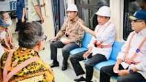 Presiden Jokowi Jajal LRT Jabodetabek