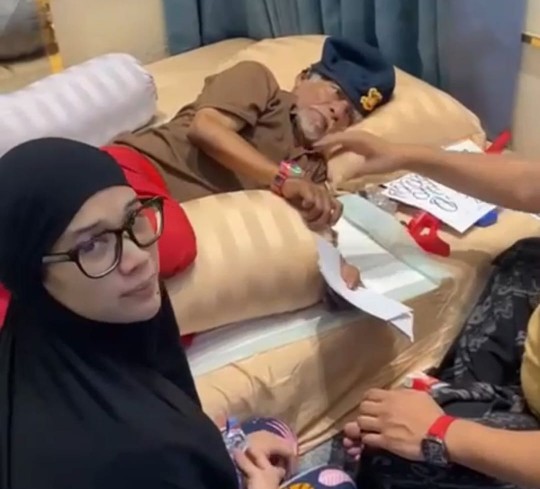 Sosialita Novita Emilda Bersyukur Dikunjungi Wan Sehan, Dapat Nasihat  Amalan Ramadhan