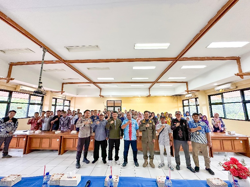 Bhabinkamtibmas Pulau Tidung Hadiri Sosialisasi Pengawasan Pemilu oleh Bawaslu di Kepulauan Seribu Selatan