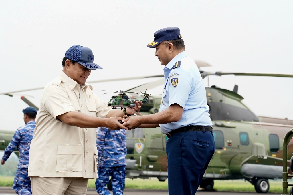 Serahkan 8 Heli Baru, Prabowo: Rakyat Indonesia Bangga dengan TNI AU
