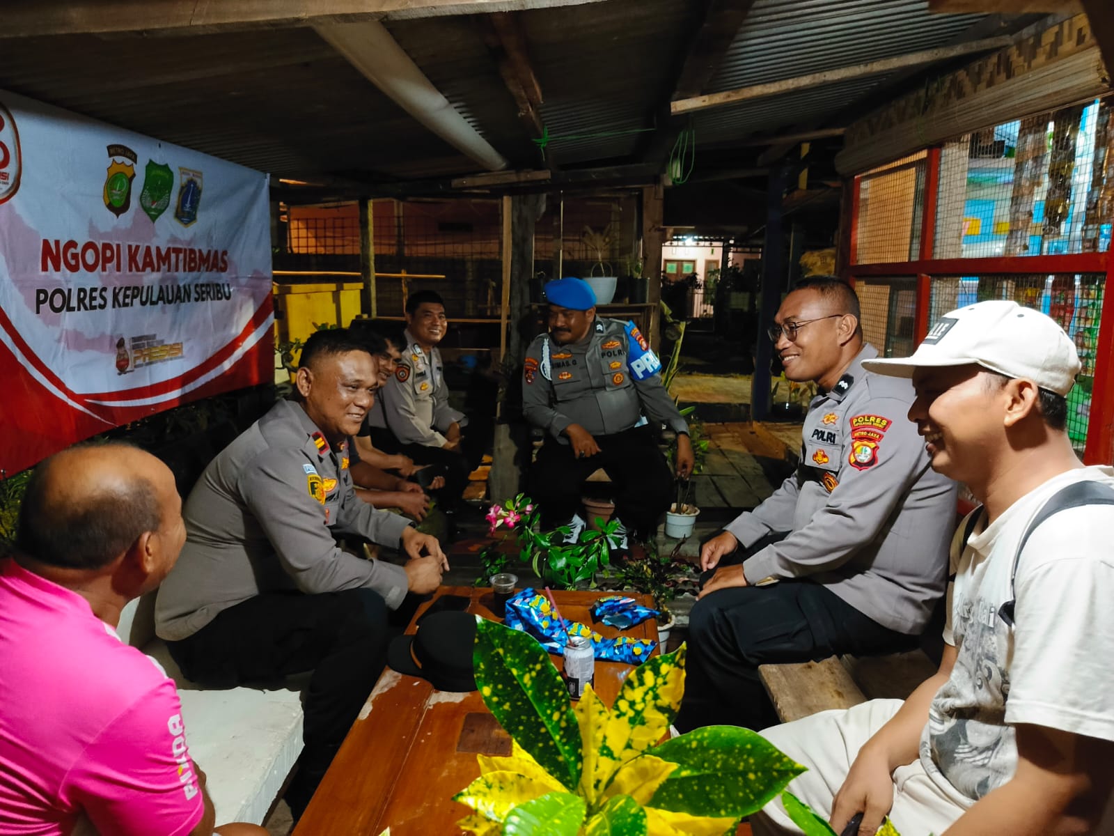 Kapolsek Kepulauan Seribu Utara Sosialisasikan Pencegahan Kenakalan Remaja di Pulau Kelapa