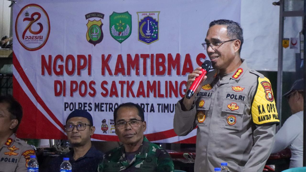 Duduk Bersama Warga, Kapolres Metro Jaktim "Ngopi Kamtibmas" di Penggilingan Cakung