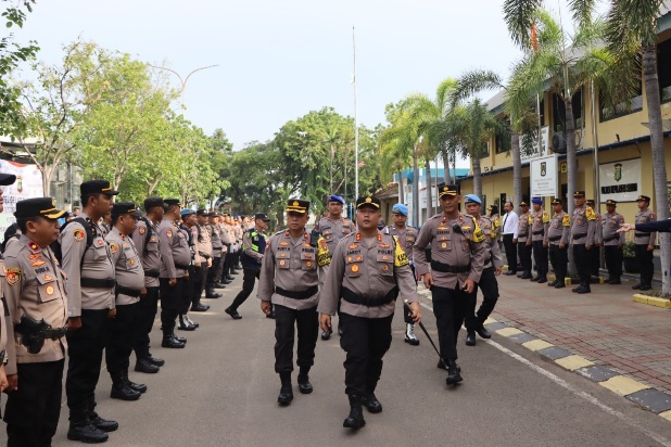 Kapolres Kepulauan Seribu Pimpin Apel Pengecekan  Kesiapan Personel Pengamanan TPS Pemilu 2024