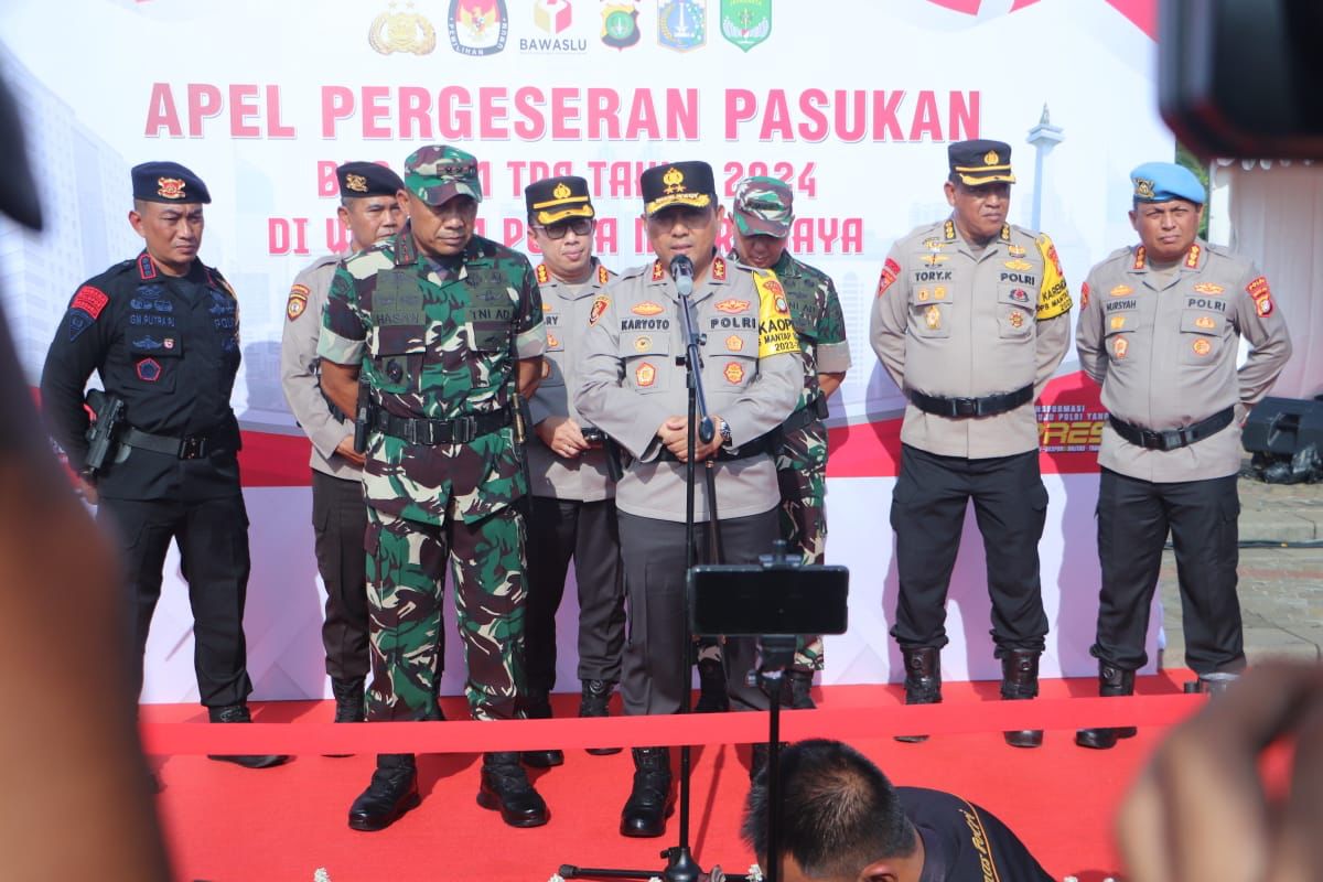 Kapolda Metro Jaya dan Pangdam Jaya Pimpin Apel Pergeseran Pasukan Pengamanan TPS Pemilu