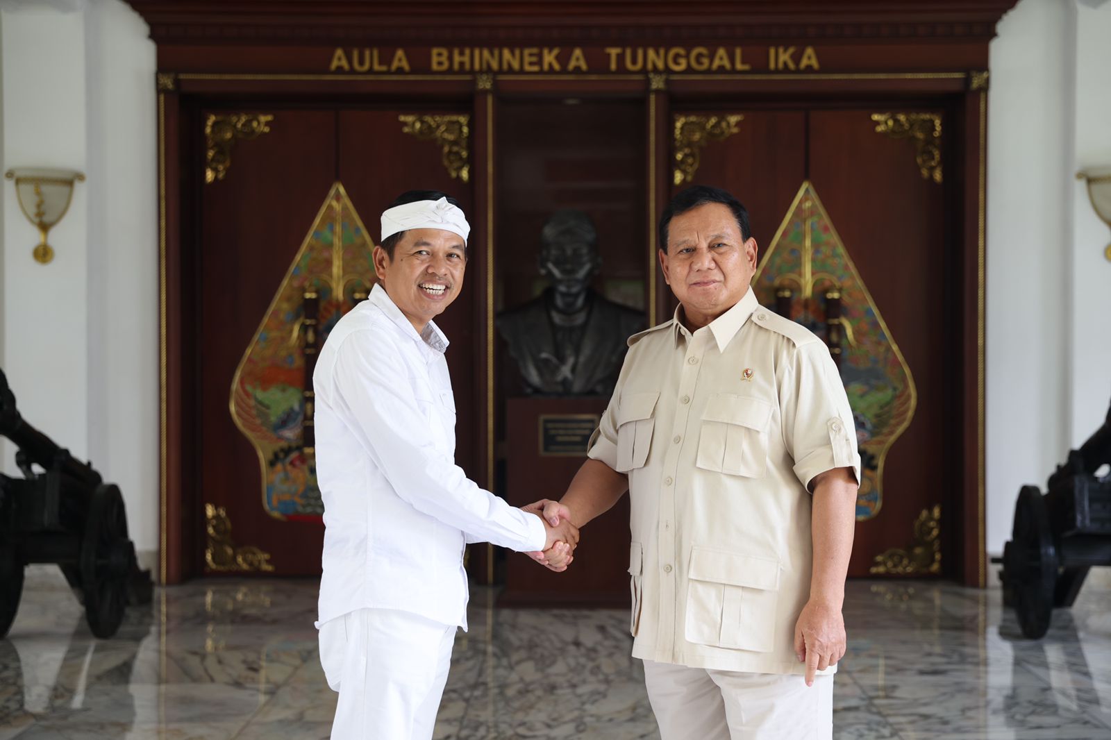 Terima Dedi Mulyadi dan Apdesi, Prabowo Ingatkan Pentingnya Peran Pemerintah Desa dalam Sishankamrata