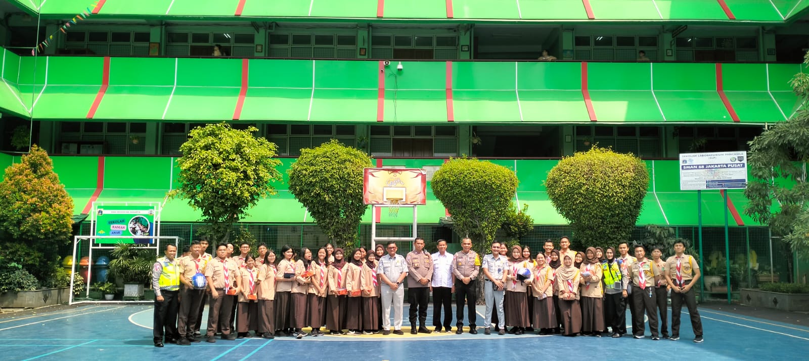 Sosialisasi Keselamatan Berlalulintas dan Kenakalan Remaja di SMAN 68 Jakarta