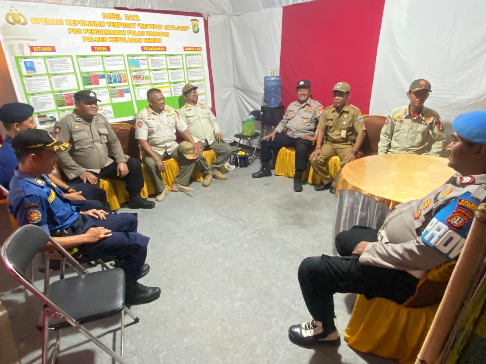 Polres Kepulauan Seribu Gelar Patroli Malam Dialogis di Pulau Harapan untuk Jamin Keamanan Natal 2023 dan Tahun Baru 2024
