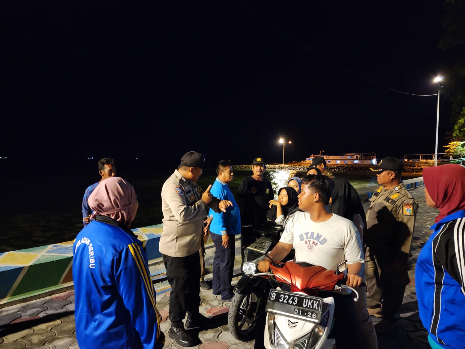 Patroli Malam Pulau Pramuka Cegah Beredarnya Berita Hoax