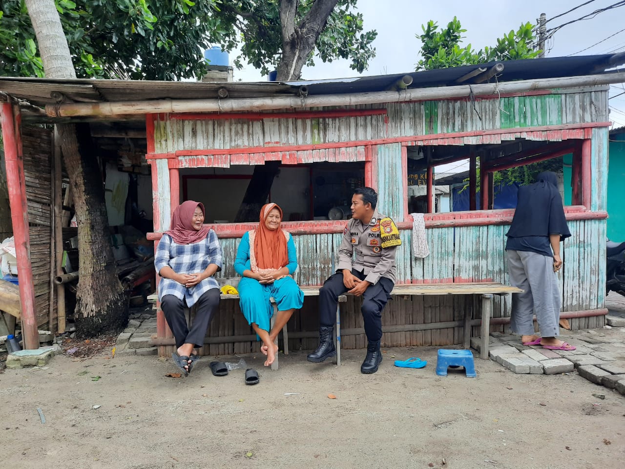 Sambang Ibu-ibu Pulau Tidung, Pak Bhabin Upayakan Sitkamtibmas Yang Nyaman Untuk Masyarakat