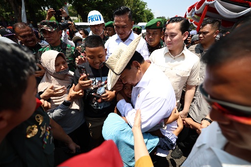 Para Santri Serukan Dukungan ke Prabowo saat Bahlil Tanya: Cocok ya jadi Presiden?