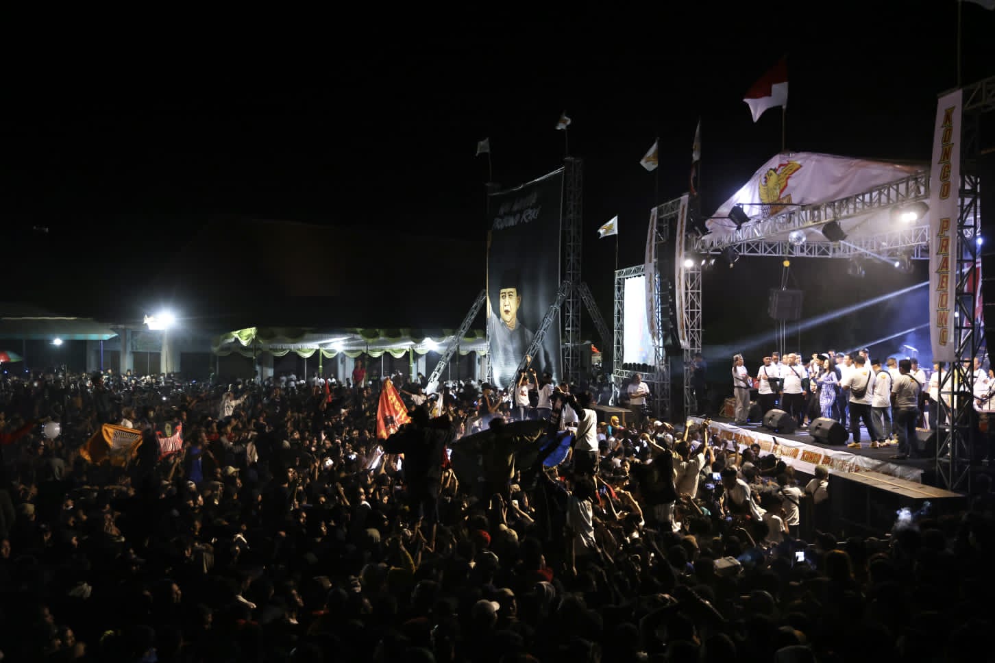 Di Depan Ribuan Relawan, Prabowo Bertekad Teruskan Perjuangan Jokowi