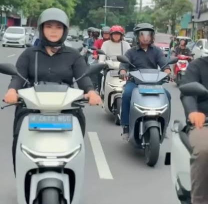 Prabowo Dukung Tukar Motor Bensin dengan Motor Listrik Demi Penghematan