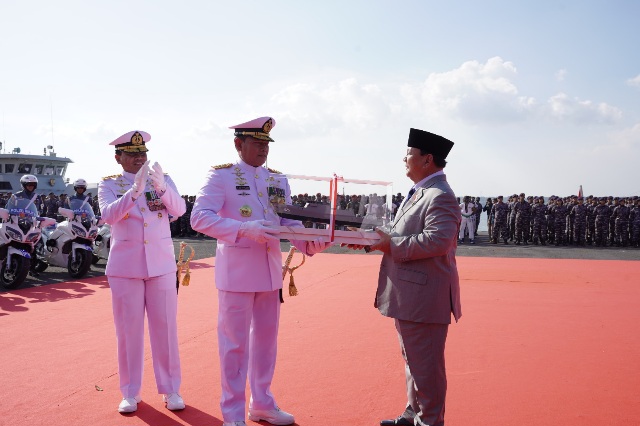 Serahkan Dua Kapal Perang Baru ke TNI AL, Prabowo: Mampu Tingkatkan Efek Penangkal RI