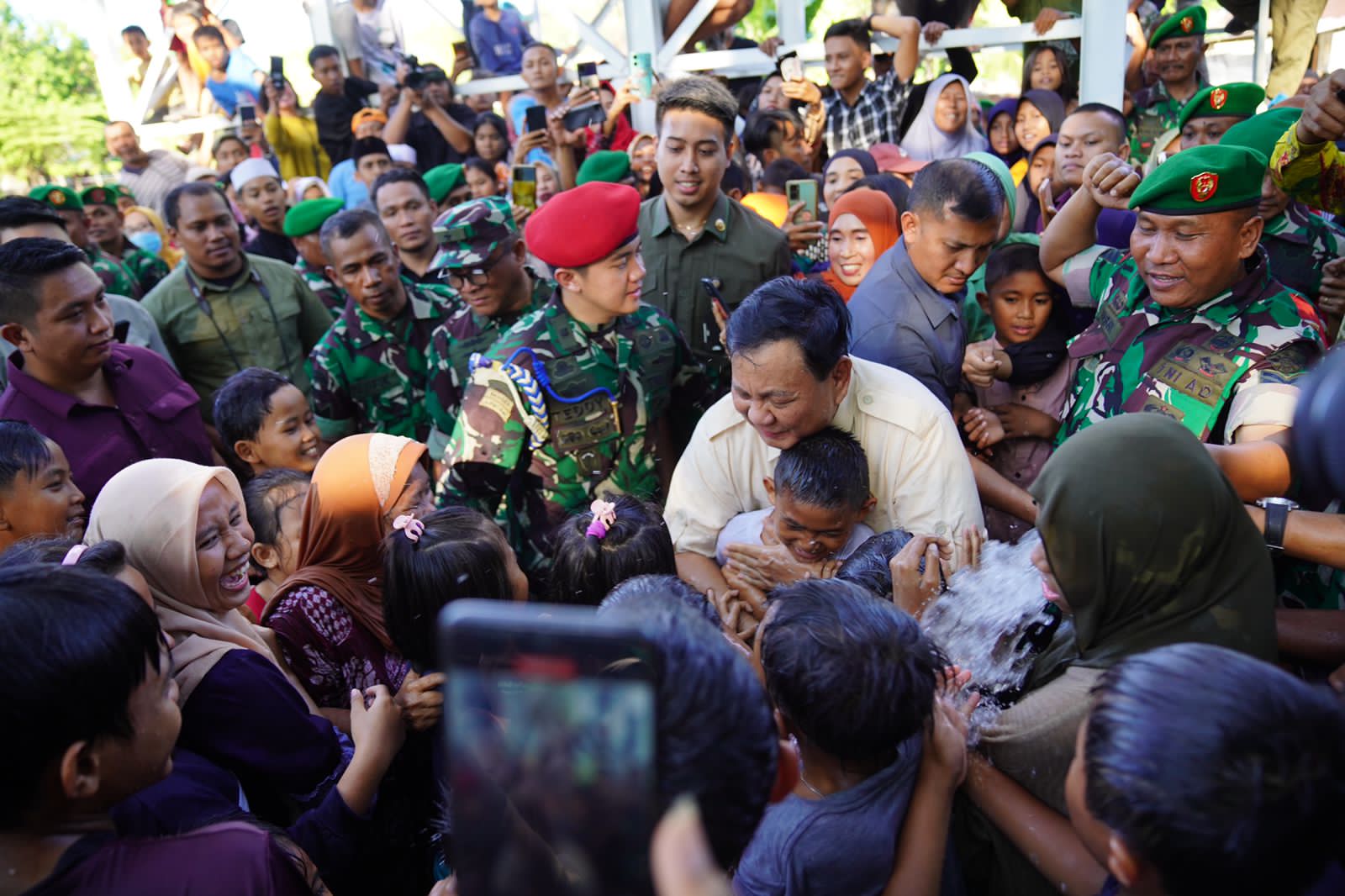 Gerak Cepat Cegah Ancaman Krisis Air, Prabowo Resmikan 11 Sumber Mata Air di Sumbawa