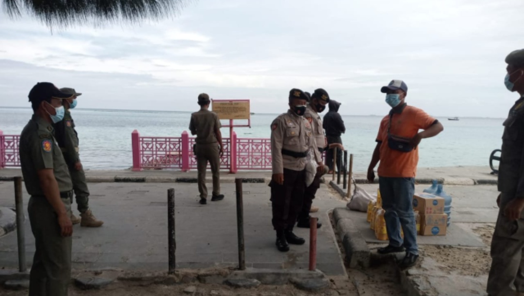 Polsek Kep Seribu Selatan Gelar Ops Yustisi Gabungan di Pulau Tidung dan Pulau Untung Jawa Dapati 8 Pelanggar
