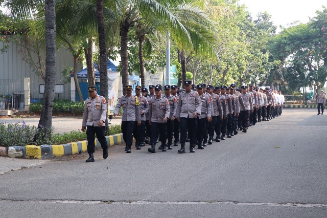 Polres Kepulauan Seribu Gelar Jalan Santai Sebelum Apel Pagi