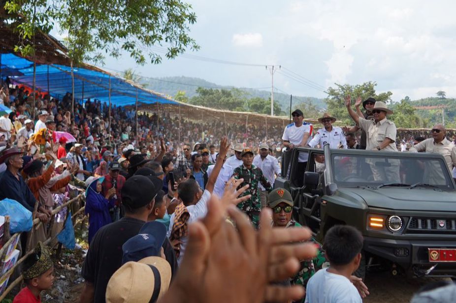 Menunggu Prabowo Hadir Nonton Pacuan Kuda, Masyarakat Minang: Bapak Presiden!