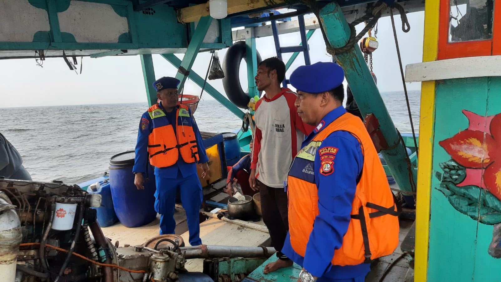 Polres Kepulauan Seribu Utara Lakukan Patroli Perairan untuk Menjaga Keamanan dan Kondusifitas Laut Kepulauan Seribu