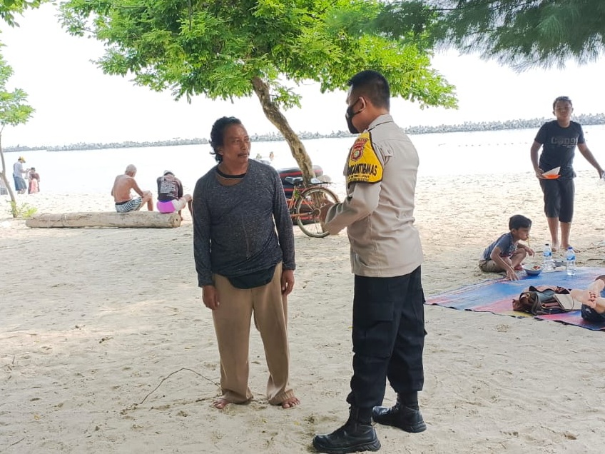 Patroli Dialogis dan Sambang Di Pulau Untung Jawa, Polres Kep. Seribu Imbau Wisatawan Tetap Berhati-hati Saat Beraktivitas