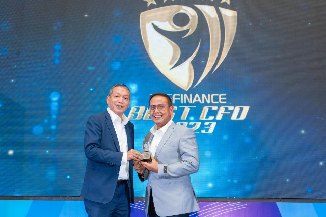Direktur Keuangan & Strategi Bank DKI, Romy Wijayanto Kembali Raih Penghargaan Sebagai The Best CFO