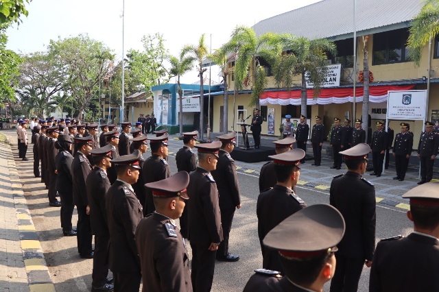 Polres Kepulauan Seribu Gelar Upacara Peringatan Hari Kesaktian Pancasila Di Kantor Perwakilan Polres Kepulauan Seribu