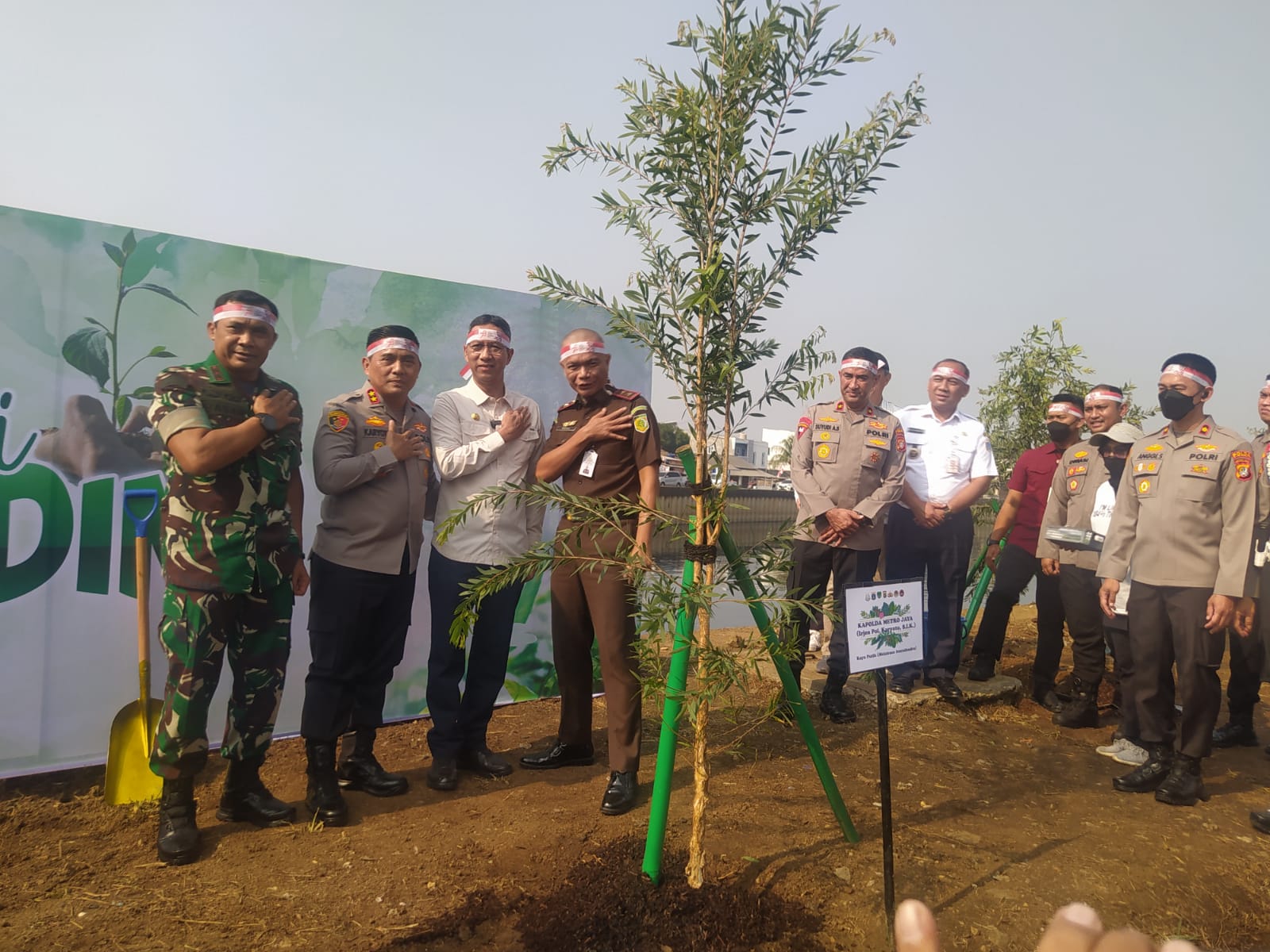 Polda Metro Jaya : Penghijauan Sejak Dini Penanaman 100.000 Pohon Untuk Berjuta Kehidupan Cegah Bencana