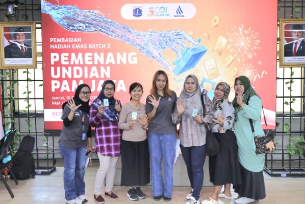 Apresiasi Pelanggan Sambungan Baru,  PAM JAYA Bagikan Total 500 Keping Emas