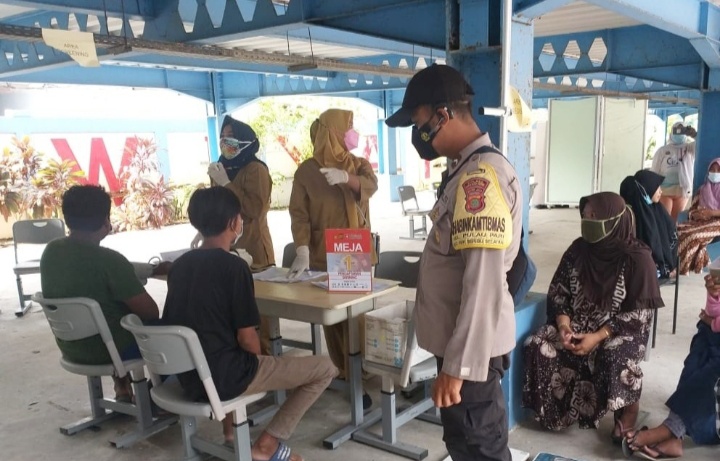 164 Warga Pulau Lancang Jalani Suntik Vaksin di Gelaran Vaksinasi Merdeka Covid-19 Pulau Seribu