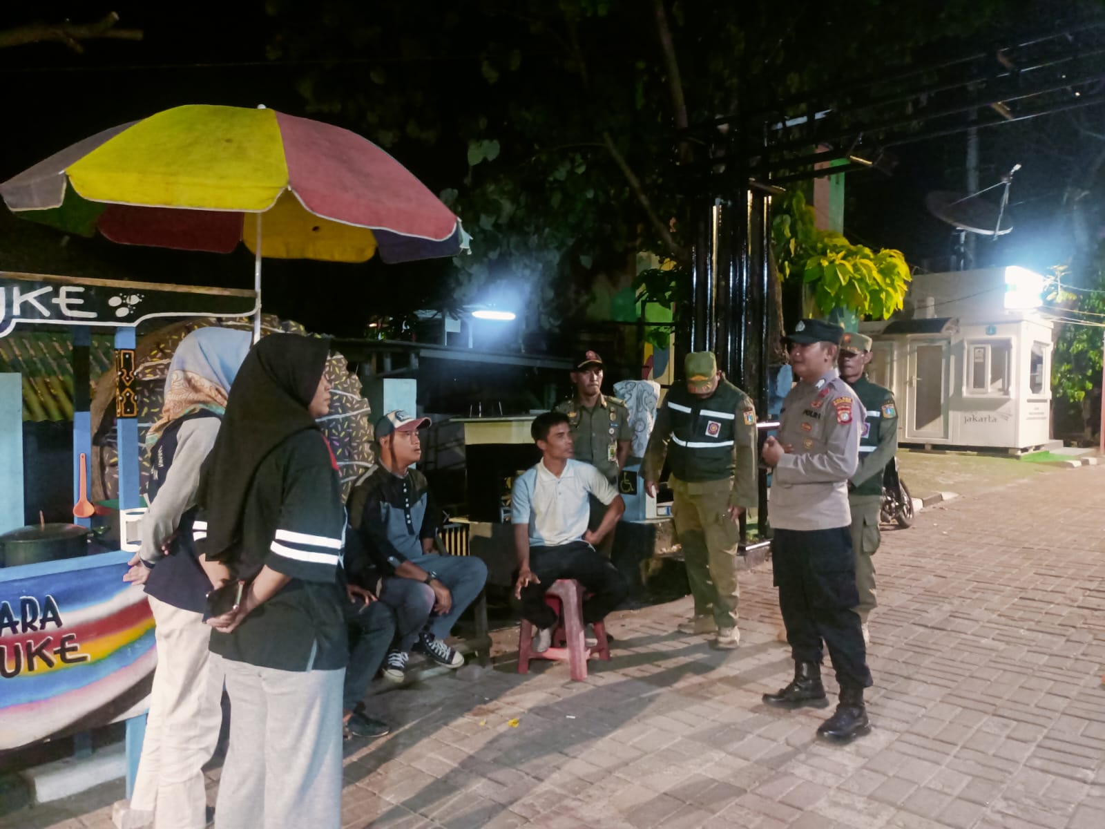 Patroli Malam Gabungan, Polsek Kepulauan Seribu Selatan Gencarkan Sosialisasi Layanan 110 dan Antisipasi Gangguan Kamtibmas