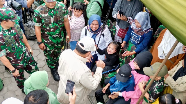 Peluk Prabowo untuk Anak-Anak Disabilitas Disambut Senyum Bahagia